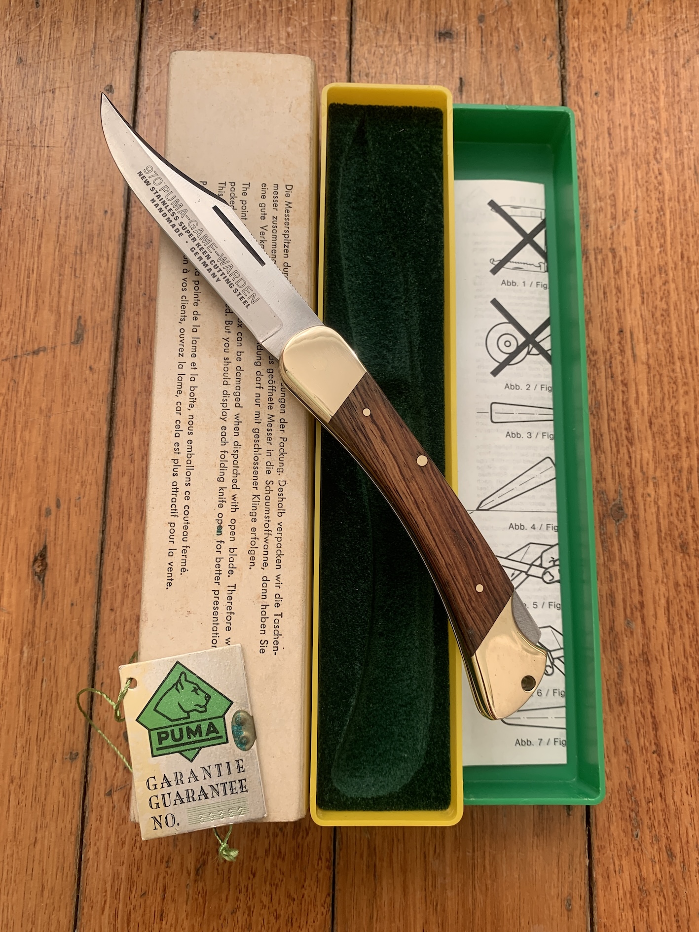 Puma Rare model 970 Game Warden 1983 Folding Lock Knife in box Serial  Number 39382