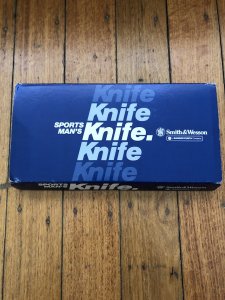 Smith & Wesson Knife: 1980’s Smith & Wesson American series Model 6084 Knife in Display Box